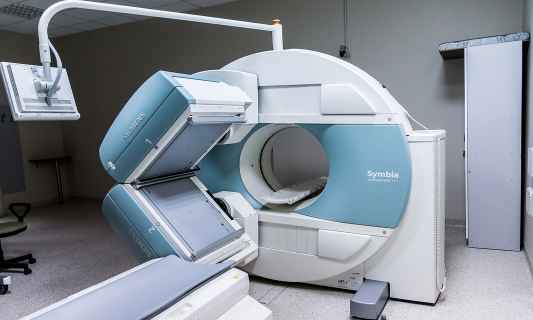 Doctor-Radiologist_workenvironment_web_11zon