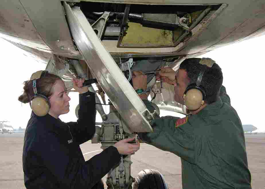 Technician: Airframe/ Engine/Avionics